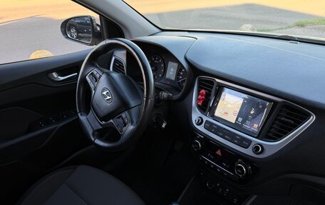 Hyundai Solaris II рестайлинг, 2017 год, 1 300 000 рублей, 9 фотография