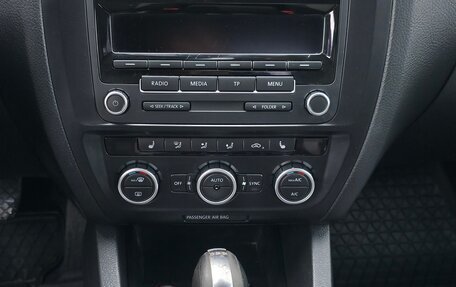 Volkswagen Jetta VI, 2012 год, 650 000 рублей, 11 фотография