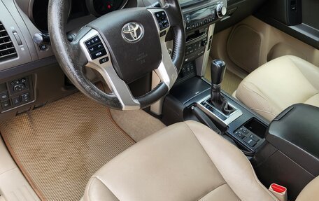 Toyota Land Cruiser Prado 150 рестайлинг 2, 2010 год, 3 100 000 рублей, 9 фотография
