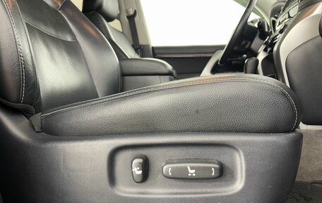 Toyota Land Cruiser 200, 2015 год, 3 200 000 рублей, 28 фотография