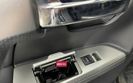 Toyota Land Cruiser 200, 2015 год, 3 200 000 рублей, 32 фотография