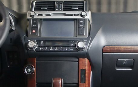 Toyota Land Cruiser Prado 150 рестайлинг 2, 2016 год, 3 199 000 рублей, 9 фотография
