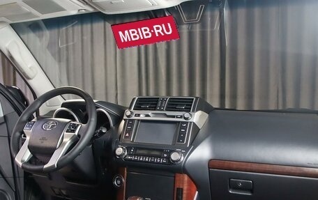 Toyota Land Cruiser Prado 150 рестайлинг 2, 2016 год, 3 199 000 рублей, 5 фотография