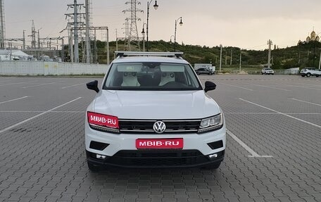 Volkswagen Tiguan II, 2019 год, 2 350 000 рублей, 1 фотография