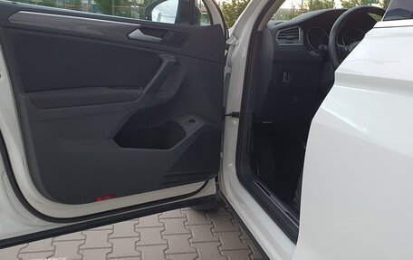 Volkswagen Tiguan II, 2019 год, 2 350 000 рублей, 3 фотография
