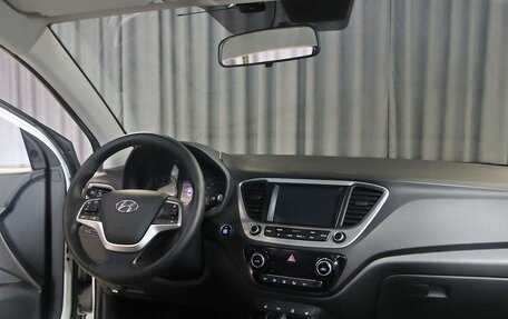 Hyundai Solaris II рестайлинг, 2017 год, 999 000 рублей, 5 фотография