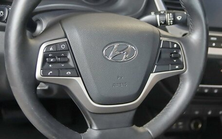 Hyundai Solaris II рестайлинг, 2017 год, 999 000 рублей, 11 фотография