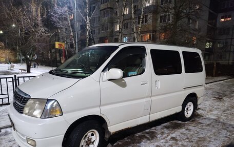Toyota Granvia, 2001 год, 1 000 000 рублей, 3 фотография