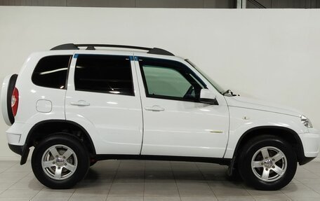 Chevrolet Niva I рестайлинг, 2017 год, 820 000 рублей, 4 фотография
