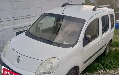 Renault Kangoo II рестайлинг, 2013 год, 700 000 рублей, 1 фотография