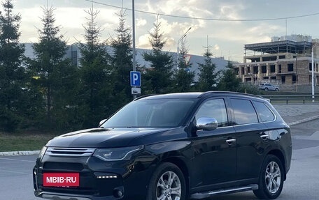 Mitsubishi Outlander III рестайлинг 3, 2014 год, 1 750 000 рублей, 3 фотография