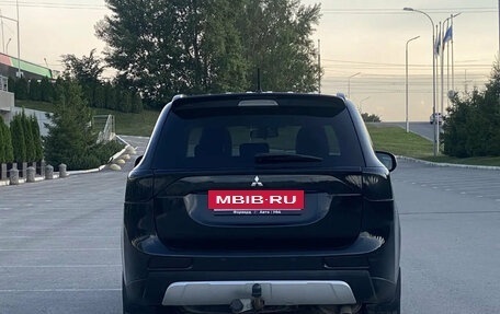 Mitsubishi Outlander III рестайлинг 3, 2014 год, 1 750 000 рублей, 5 фотография