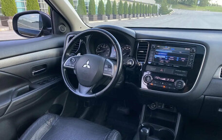 Mitsubishi Outlander III рестайлинг 3, 2014 год, 1 750 000 рублей, 8 фотография