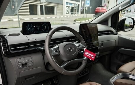 Hyundai Staria, 2023 год, 5 600 000 рублей, 5 фотография