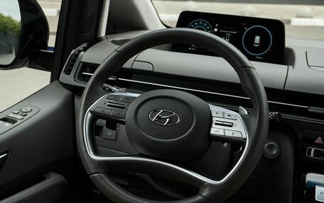 Hyundai Staria, 2023 год, 5 600 000 рублей, 17 фотография
