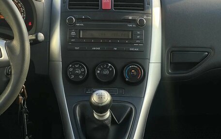 Toyota Auris II, 2011 год, 895 000 рублей, 9 фотография