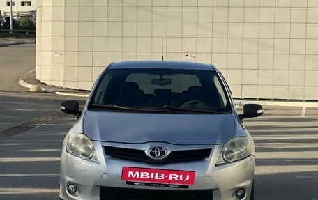 Toyota Auris II, 2011 год, 895 000 рублей, 2 фотография