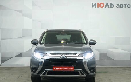 Mitsubishi Outlander III рестайлинг 3, 2019 год, 2 280 000 рублей, 2 фотография