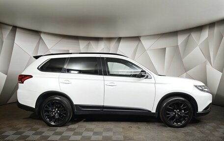Mitsubishi Outlander III рестайлинг 3, 2021 год, 2 731 000 рублей, 6 фотография
