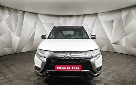 Mitsubishi Outlander III рестайлинг 3, 2021 год, 2 731 000 рублей, 7 фотография