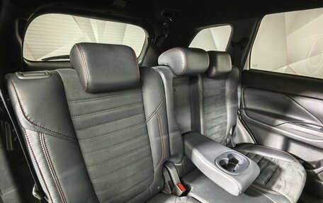 Mitsubishi Outlander III рестайлинг 3, 2021 год, 2 731 000 рублей, 17 фотография