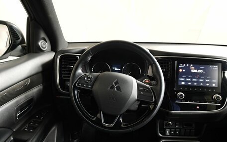 Mitsubishi Outlander III рестайлинг 3, 2021 год, 2 731 000 рублей, 20 фотография