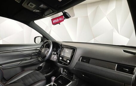 Mitsubishi Outlander III рестайлинг 3, 2021 год, 2 731 000 рублей, 13 фотография