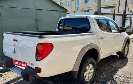 Mitsubishi L200 IV рестайлинг, 2013 год, 990 000 рублей, 4 фотография