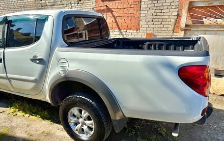 Mitsubishi L200 IV рестайлинг, 2013 год, 990 000 рублей, 7 фотография