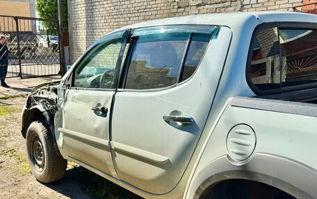 Mitsubishi L200 IV рестайлинг, 2013 год, 990 000 рублей, 8 фотография
