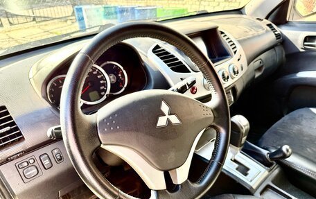 Mitsubishi L200 IV рестайлинг, 2013 год, 990 000 рублей, 14 фотография