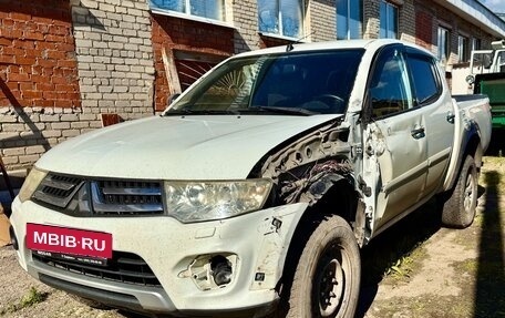 Mitsubishi L200 IV рестайлинг, 2013 год, 990 000 рублей, 9 фотография