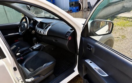 Mitsubishi L200 IV рестайлинг, 2013 год, 990 000 рублей, 25 фотография