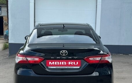 Toyota Camry, 2020 год, 2 490 000 рублей, 6 фотография