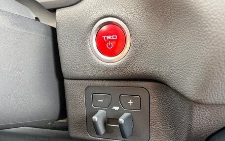 Toyota Sequoia, 2023 год, 13 900 000 рублей, 20 фотография