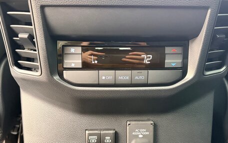 Toyota Sequoia, 2023 год, 13 900 000 рублей, 15 фотография