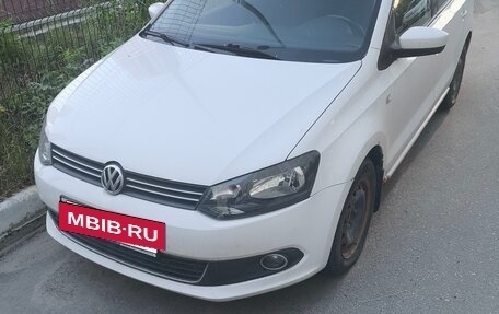 Volkswagen Polo VI (EU Market), 2012 год, 550 000 рублей, 2 фотография