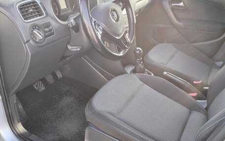 Volkswagen Polo VI (EU Market), 2016 год, 950 000 рублей, 10 фотография