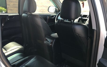 Toyota Highlander III, 2010 год, 1 500 000 рублей, 11 фотография