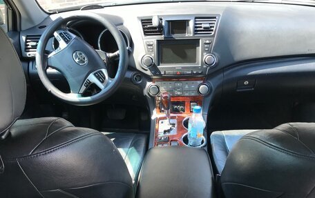 Toyota Highlander III, 2010 год, 1 500 000 рублей, 16 фотография
