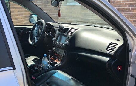 Toyota Highlander III, 2010 год, 1 500 000 рублей, 13 фотография