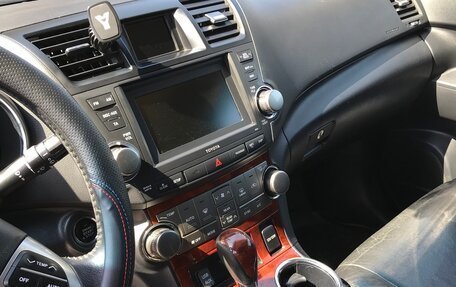 Toyota Highlander III, 2010 год, 1 500 000 рублей, 20 фотография