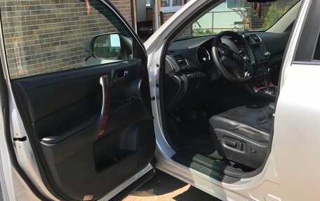 Toyota Highlander III, 2010 год, 1 500 000 рублей, 18 фотография