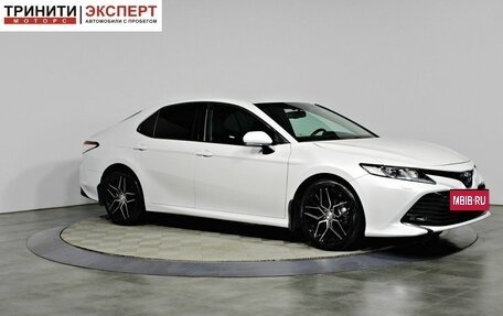 Toyota Camry, 2018 год, 2 357 000 рублей, 3 фотография