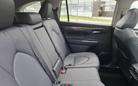 Toyota Highlander, 2026 год, 5 670 000 рублей, 27 фотография