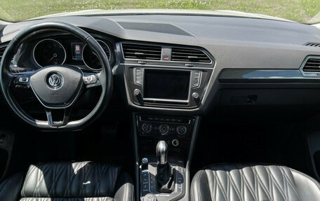 Volkswagen Tiguan II, 2017 год, 2 197 000 рублей, 13 фотография