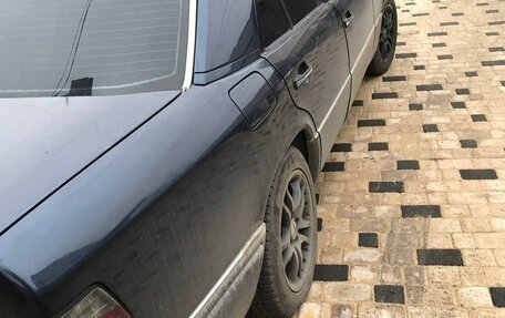 Mercedes-Benz E-Класс, 1995 год, 1 800 000 рублей, 3 фотография