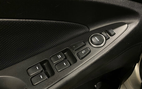 Hyundai Sonata VI, 2011 год, 1 120 000 рублей, 15 фотография