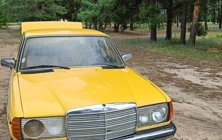 Mercedes-Benz W123, 1980 год, 170 000 рублей, 1 фотография