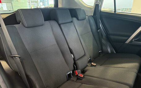 Toyota RAV4, 2018 год, 2 925 000 рублей, 10 фотография